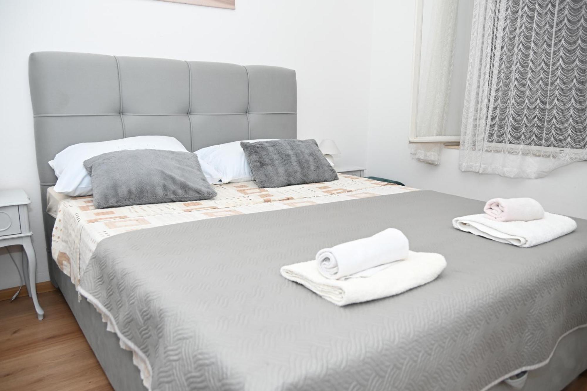 Andrea Apartment *